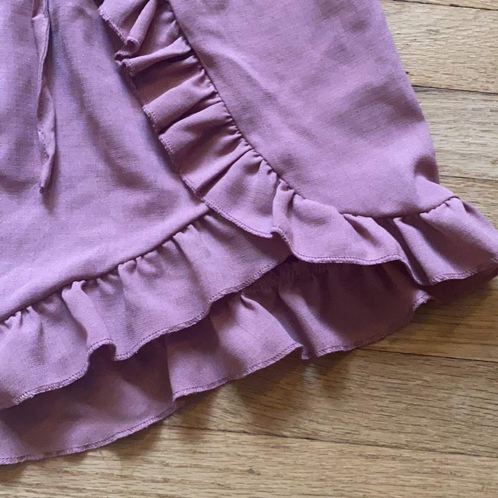 Dusty Rose Ruffle Shorts - Picture 4 of 7